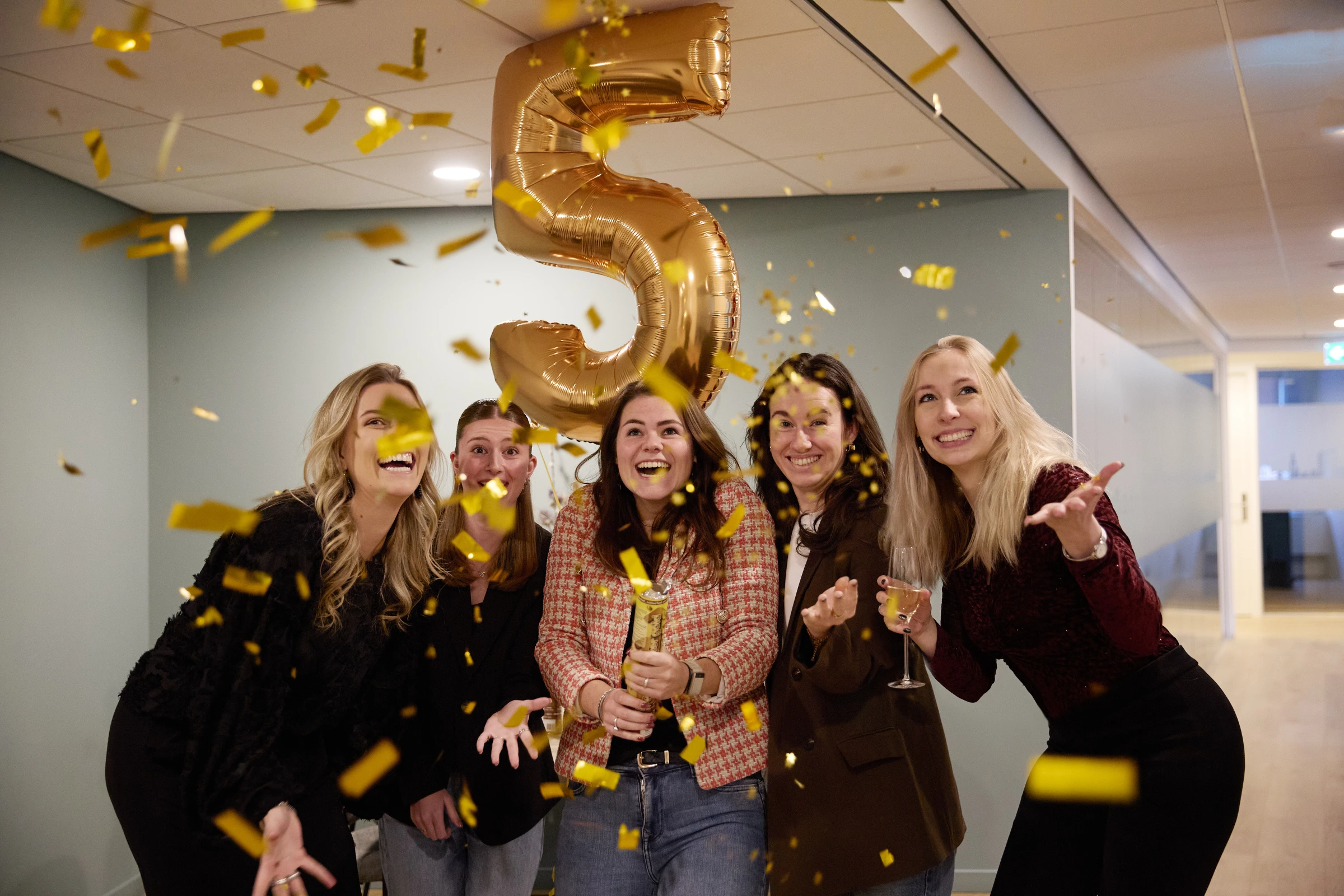 Het Maison Maan team viert 5 jaar